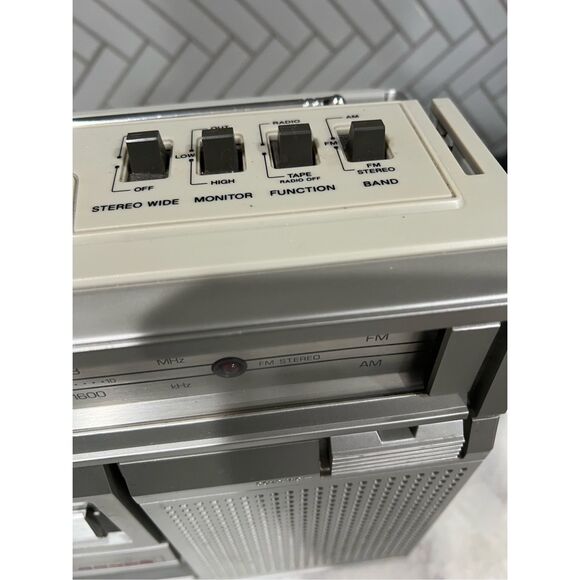 Vintage Symphonic PRC-501 AM/FM Cassette Boombox Radio Recorder - Works - Picture 7 of 10